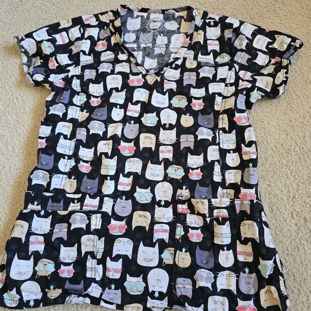 🌈Health Pro Size Small Nurse Scrub Top – Cute Cat Print